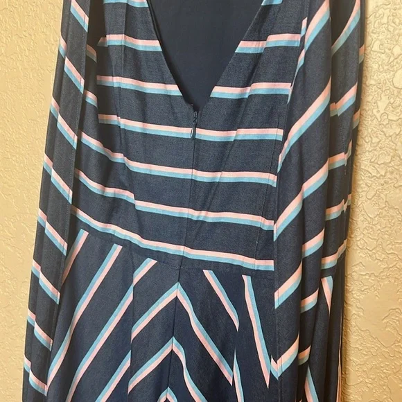 Eliza J Chevron Blue Stripe Fit And Flare Dress with pockets size 8 - Picture 8 of 13